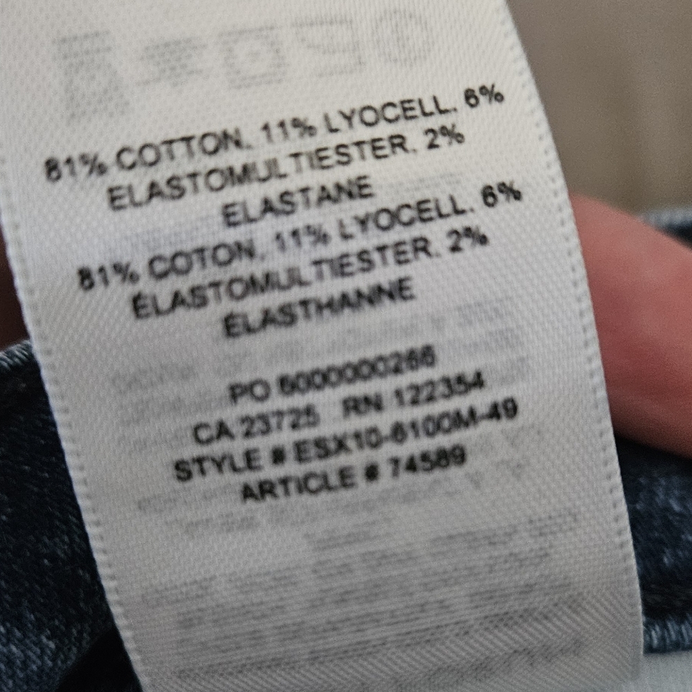 Aritzia Denim Forum the lola high rise crop skinny jeans distressed - Picture 6 of 10